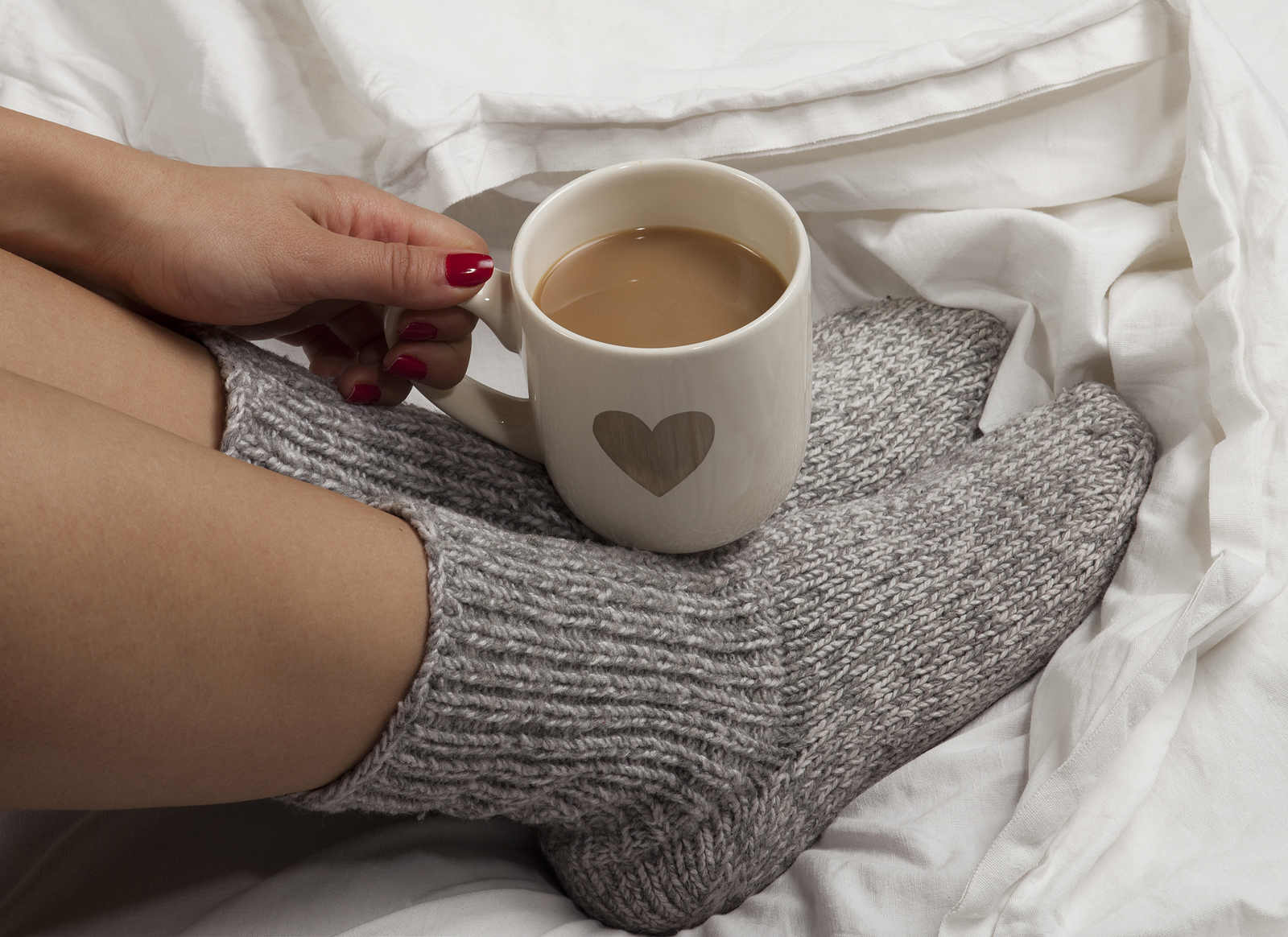 Chocolate quente cremoso e proteico: a combinação perfeita para saciar sua vontade de doce sem sair da dieta.